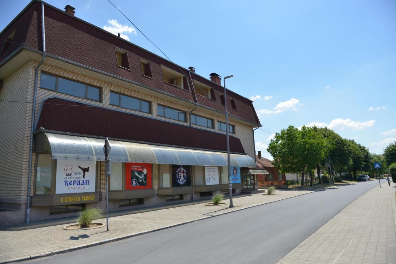 Apartmani Tomic Kladovo Exterior foto