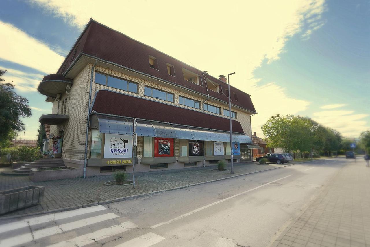 Apartmani Tomic Kladovo Exterior foto